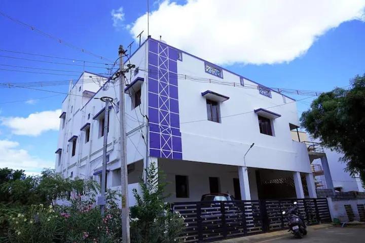 White House- 1Bk Pleasant Apartment With Open Terrace Coimbatore Zewnętrze zdjęcie
